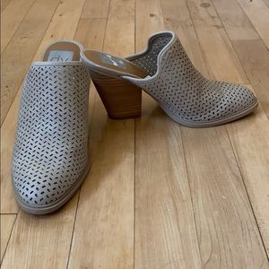 dv slide on heels